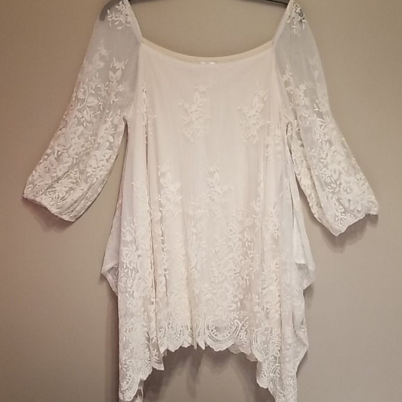 Angel Heart Boutique Tops - Angel Heart cream lace tunic top